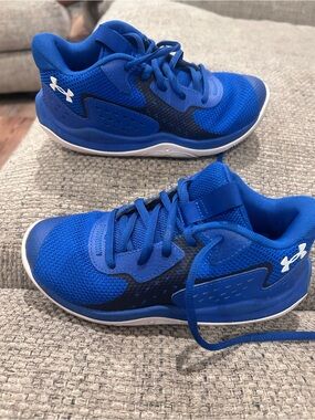 Under Armour Curry 3Z7 Youth Basketball Sneakers
